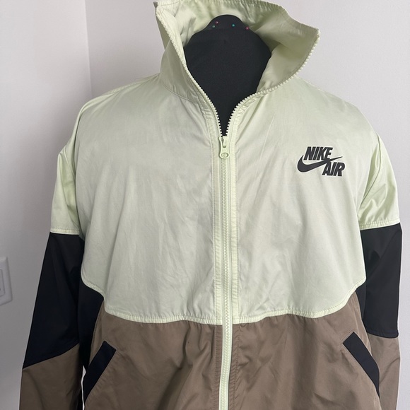 Nike Cropped Track Jacket - Picture 4 of 5